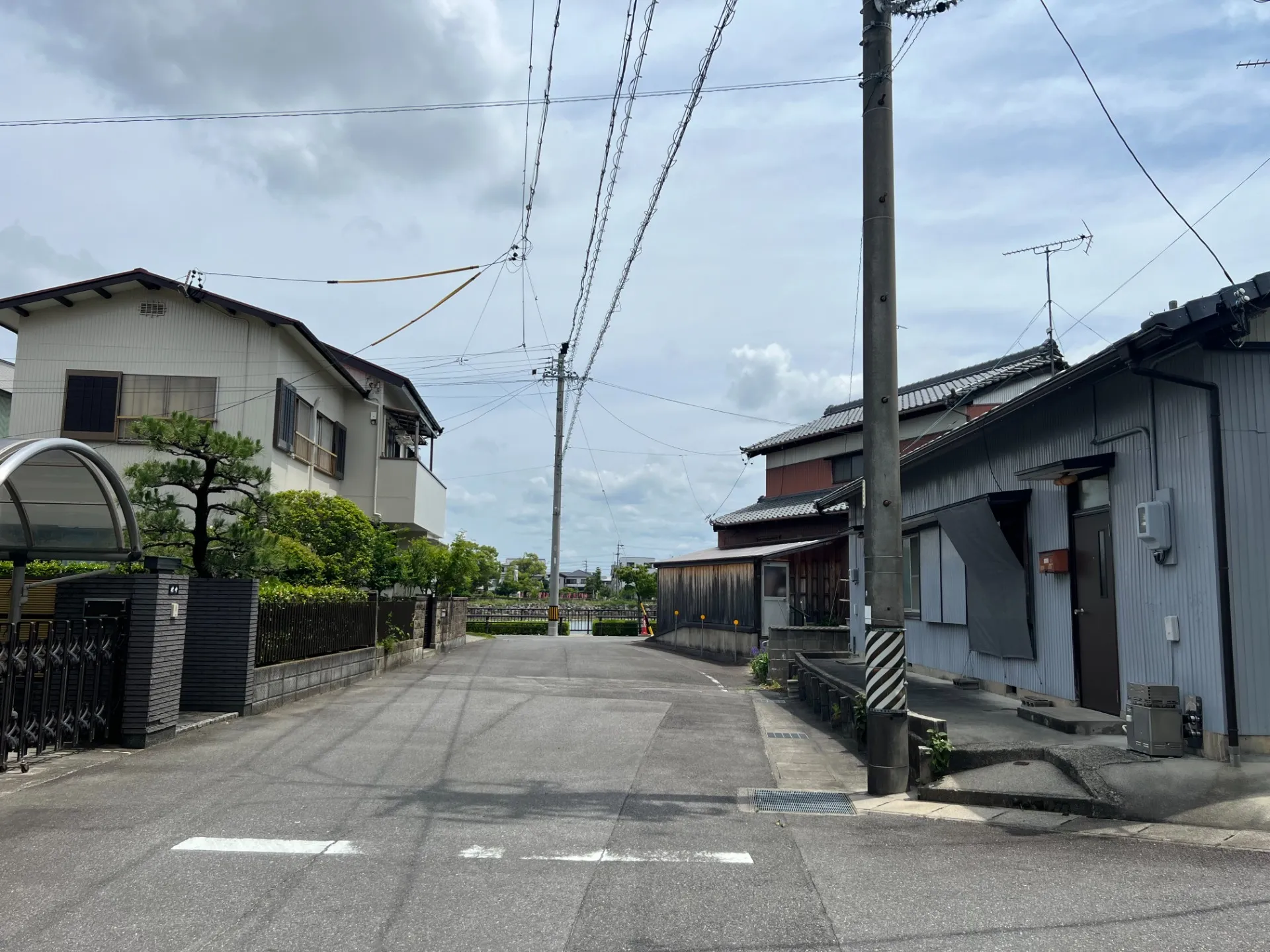 北西側道路